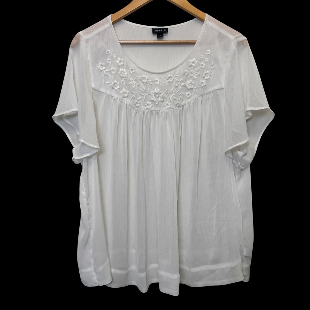 Torrid Womens Blouse 2 White Floral Embroidered Flutter Sleeve Boho Cottagecore